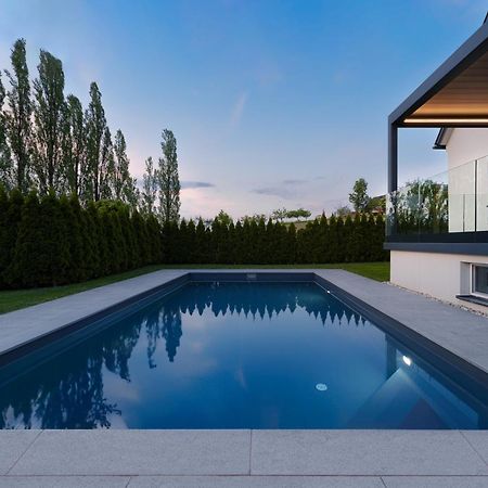 Platschberg Urban Hideaway - Stilvolles Ferienhaus Mit Pool An Der Weinstrasse Berghausen Bagian luar foto